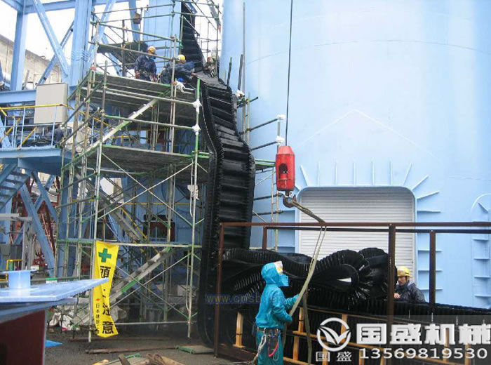 帶裙邊隔板爬坡機 帶裙邊隔板爬坡機